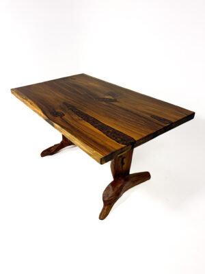 Mesa de madeira maciça p/ até 6 assentos 153x90cm