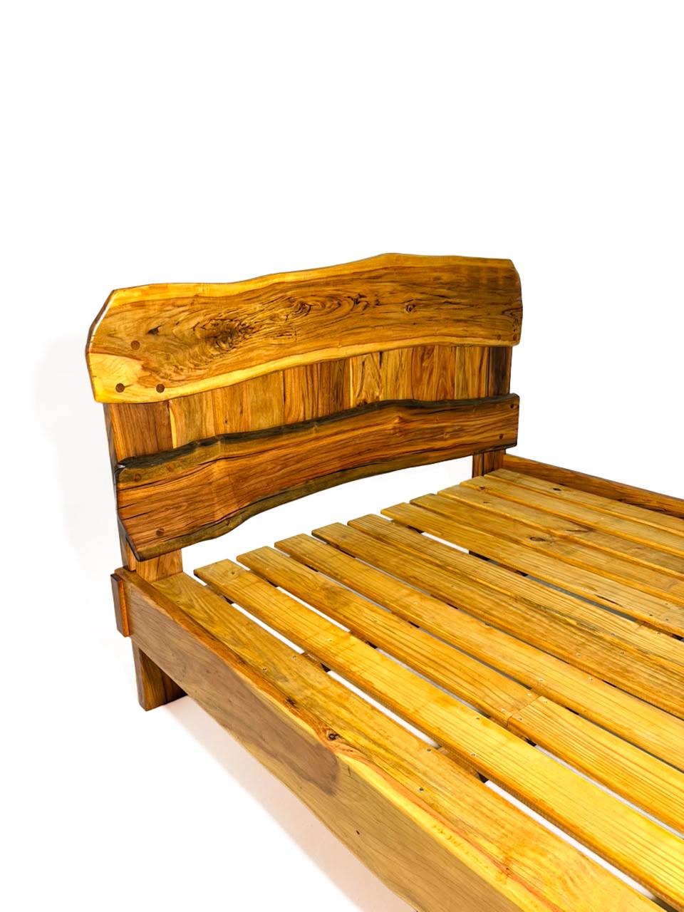 Cama Rústica em Jequitibá Sob Medida - Imagem 4